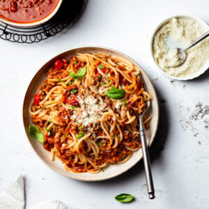 Konjakspaghetti mit veganer Bolognese